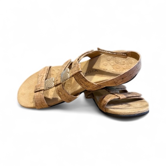 Vionic Shoes - NWOT Vionic Amber Tan Strappy Sandals - Size 8